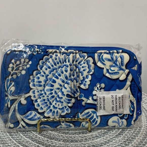 Vera Bradley Zip Around Wallet Blue Lagoon NWT - Picture 2 of 7